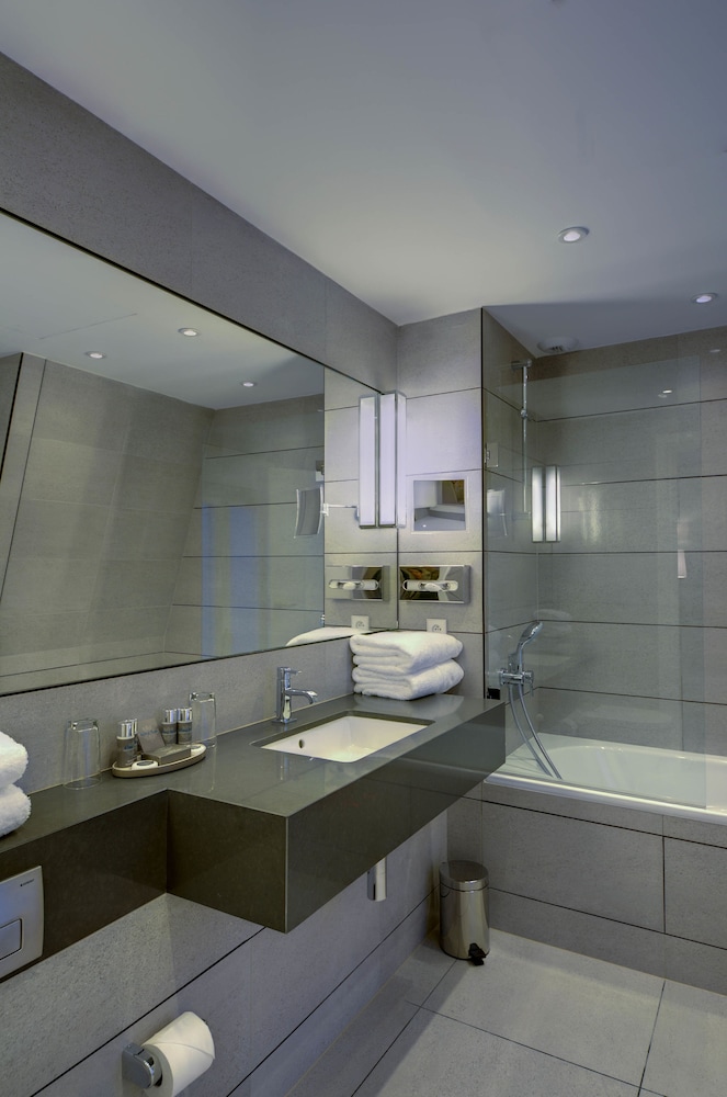 Premium Double or Twin Room photo 2