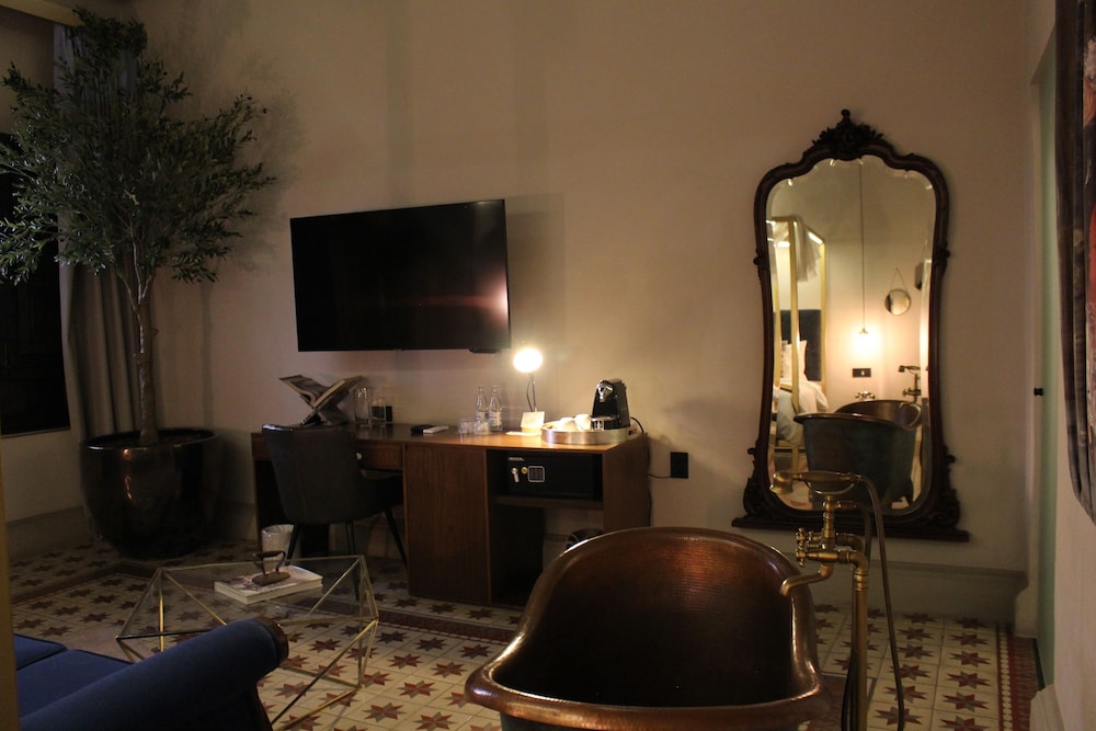 Master Suite King photo 3