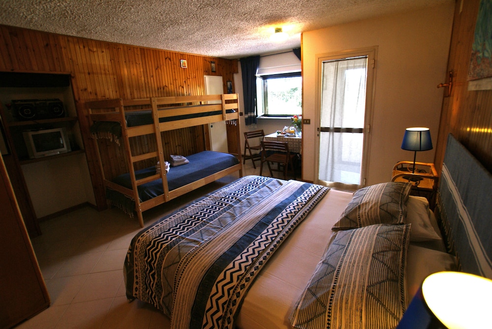 Classic Quadruple Room, 1 Bedroom, Refrigerator, Ground Floor