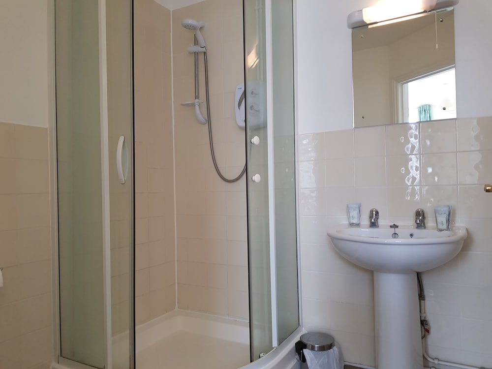 Twin Room, Ensuite photo 2