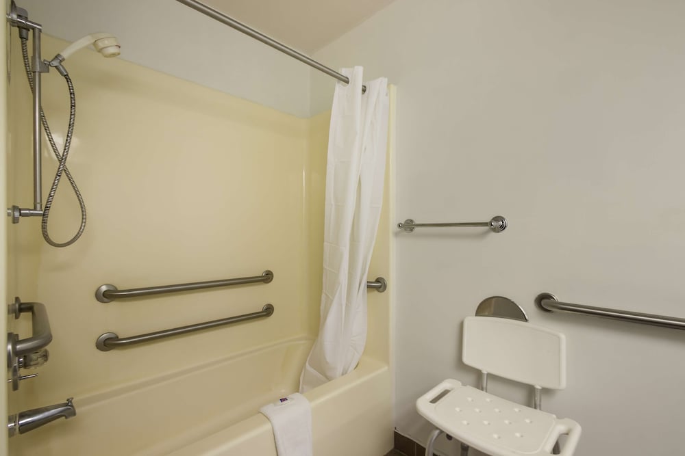 Deluxe Room, 2 Double Beds, Accessible, Non Smoking - Photo 4