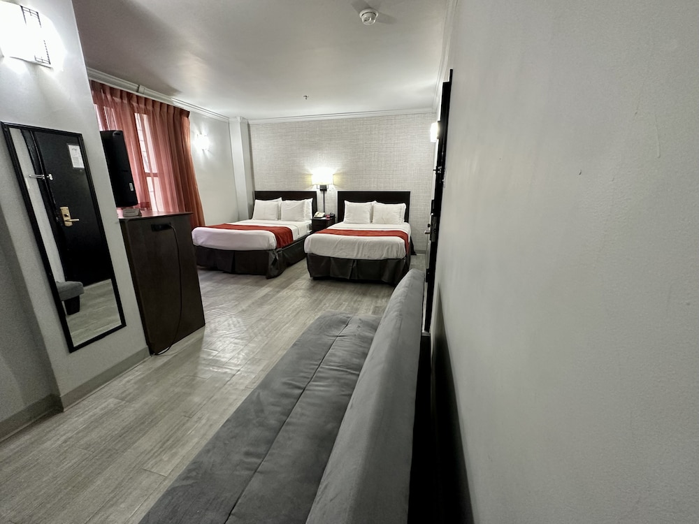 Standard Room, 2 Full Beds, Sofa, Non Smoking photo 1
