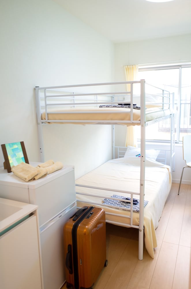 Basic Apartment photo 2