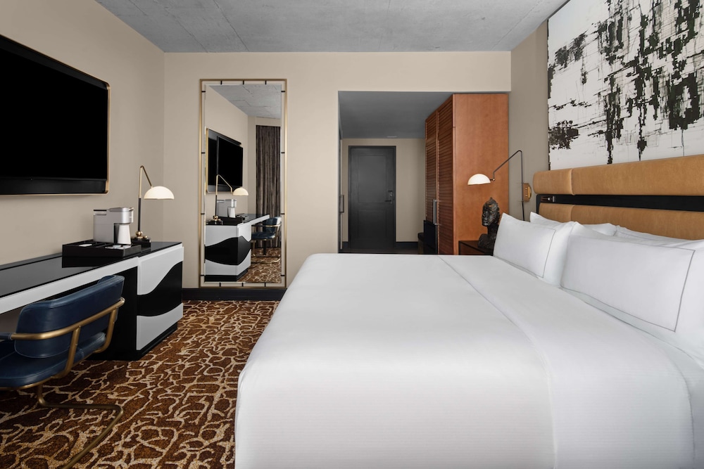 City Room, 1 King Bed, Accessible, City View - Photo 1