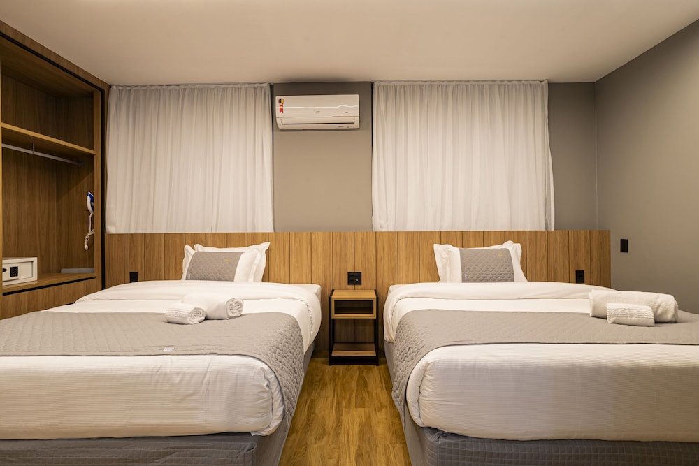 Apartment, 2 Queen Beds, City View thumbnail 6