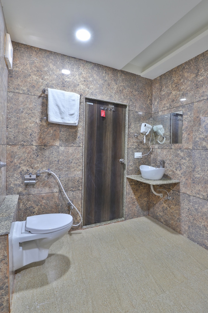 Suite - Photo 7