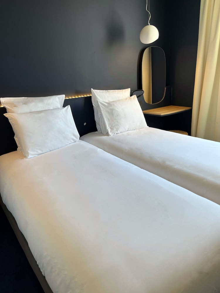Standard Room, 2 Twin Beds - Photo 7