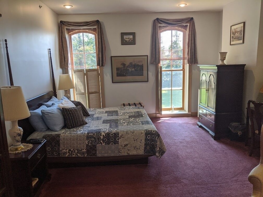 Oak Suite
