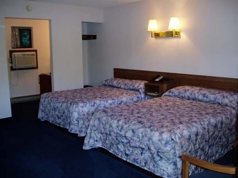 Room, 2 Double Beds photo 2