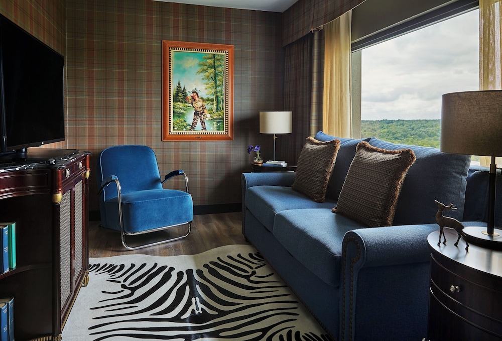 Suite, 2 Queen Beds, Accessible (Hearing)