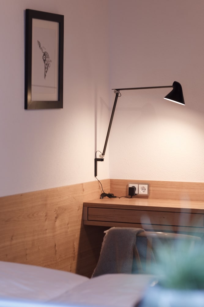 Double Room Single Use, 1 Queen Bed photo 3