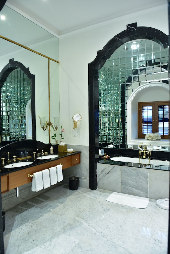 Grand Presidential, Grand Suite, 1 King Bed, Garden View photo 2