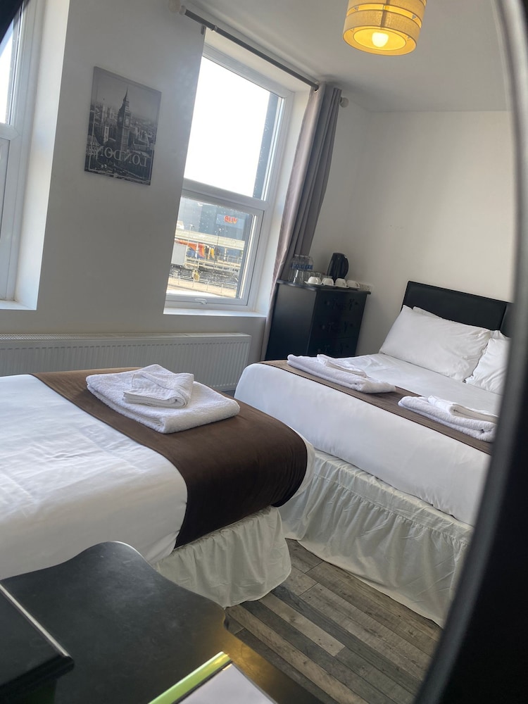 Quadruple Room, Partial Sea View photo 2
