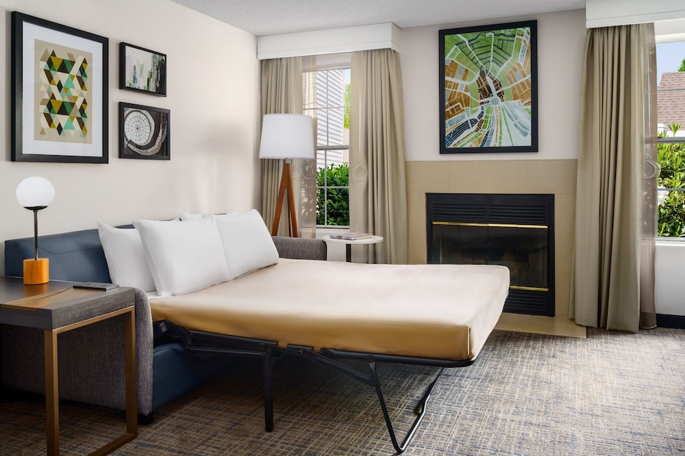 Suite, 2 Bedrooms (Mobility Accessible, Tub) photo 3
