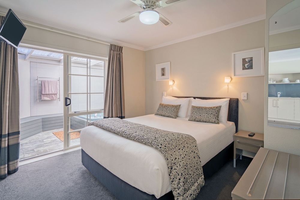 Executive Suite, 1 Bedroom, Private Pool - Photo 3