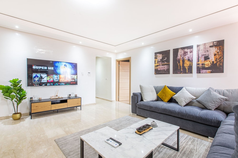 Family Apartment, 3 Bedrooms - Photo 10