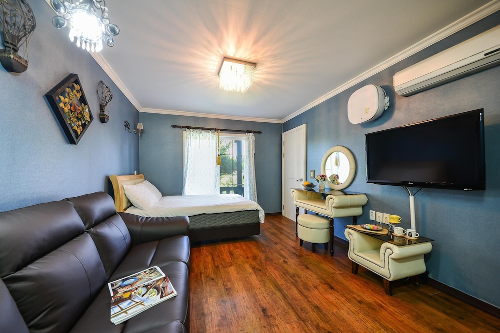 Basic Room, 1 Bedroom (Jijunghae ( F1 )) photo 1