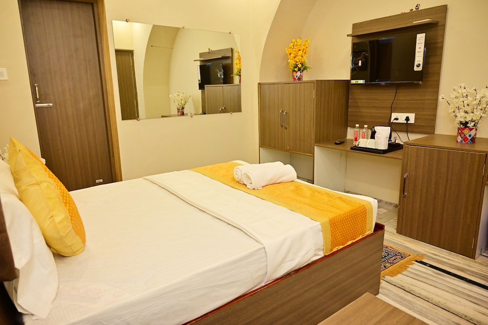 Deluxe Room - Photo 7