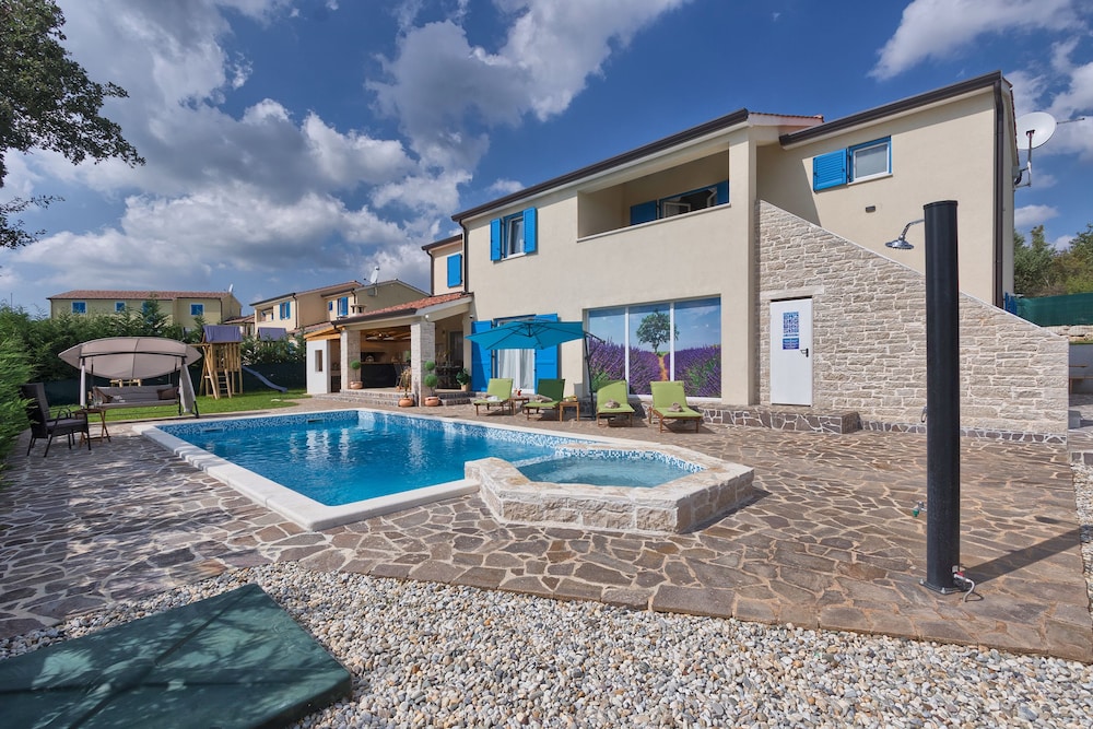 Standard Villa, 5 Bedrooms (0355) photo 1