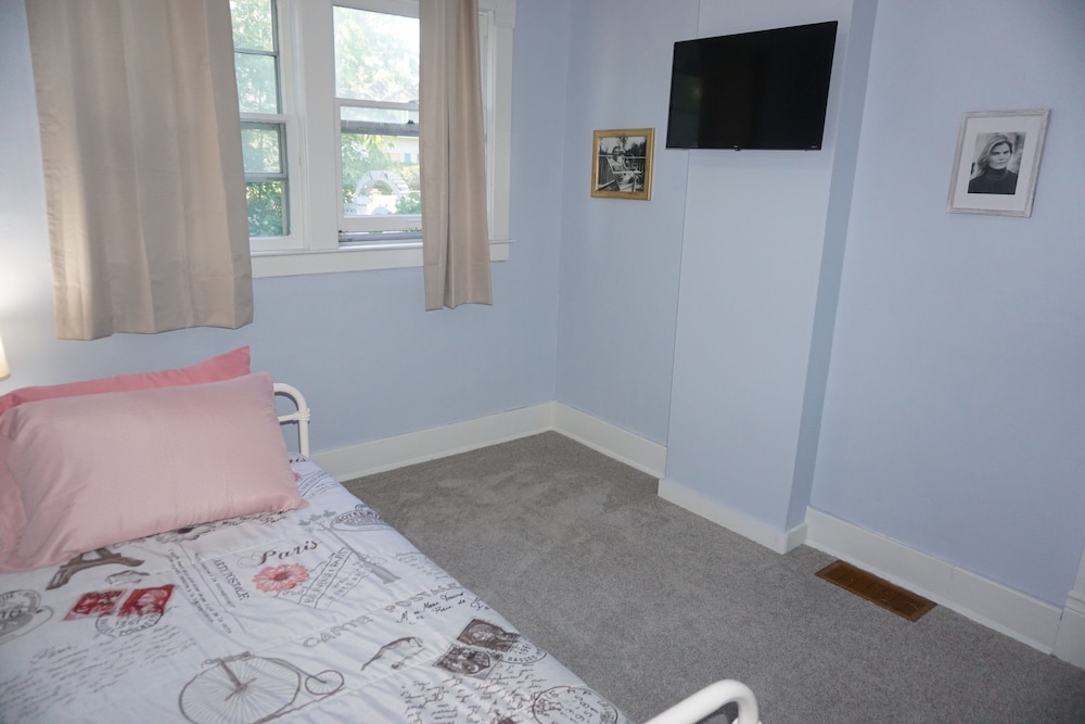 Family Suite, Multiple Beds, Non Smoking, Ground Floor photo 2