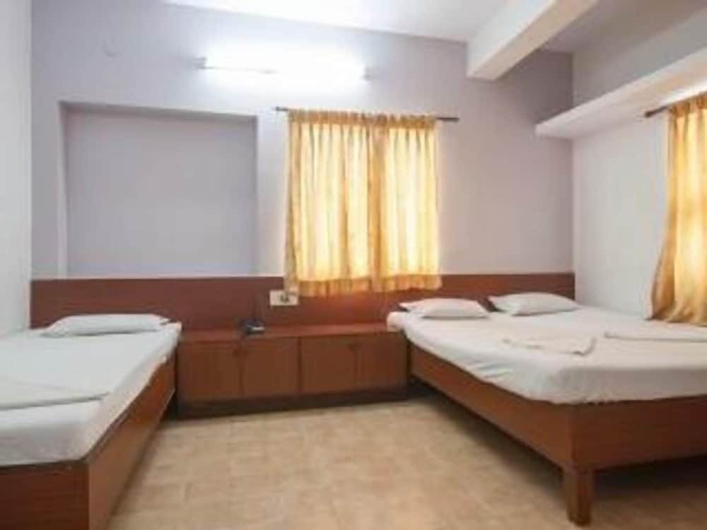 Triple Room (No Ac)
