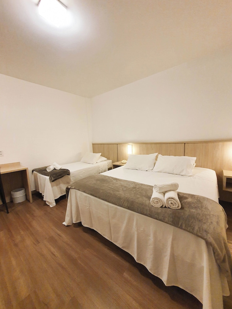 Superior Room, 3 Twin Beds photo 1
