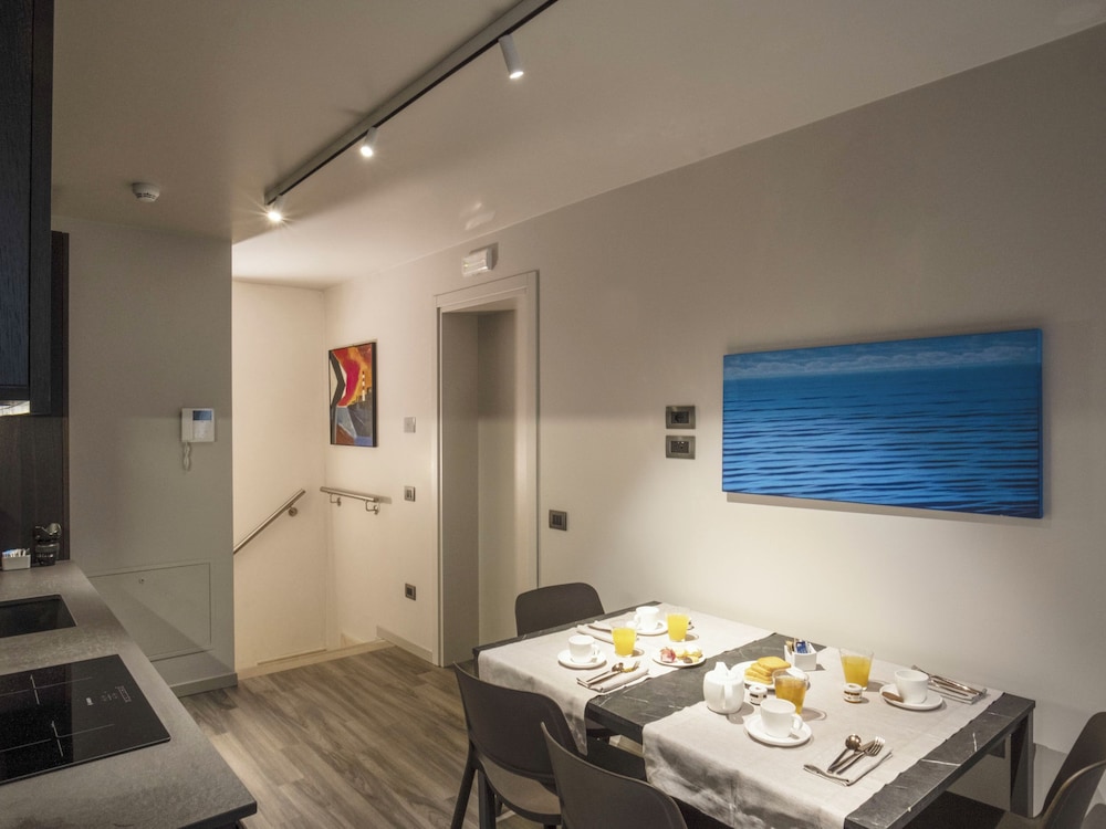 Deluxe Apartment, 2 Bedrooms (Medium) thumbnail 5