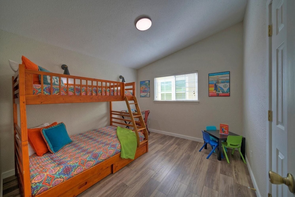 House (5 Bedrooms)