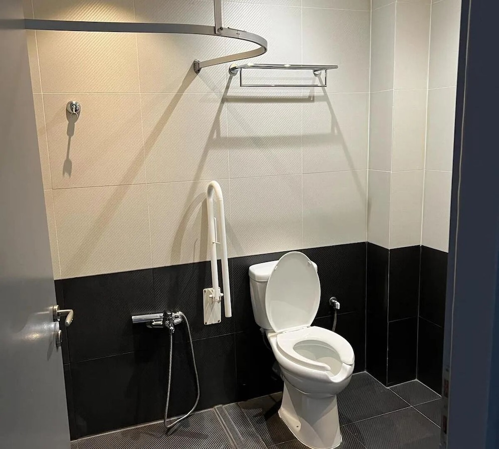 Classic Room, Mobility Accessible photo 3