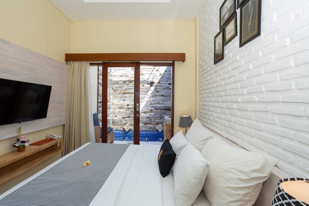 One Bedroom Plunge Pool Villa - Photo 23