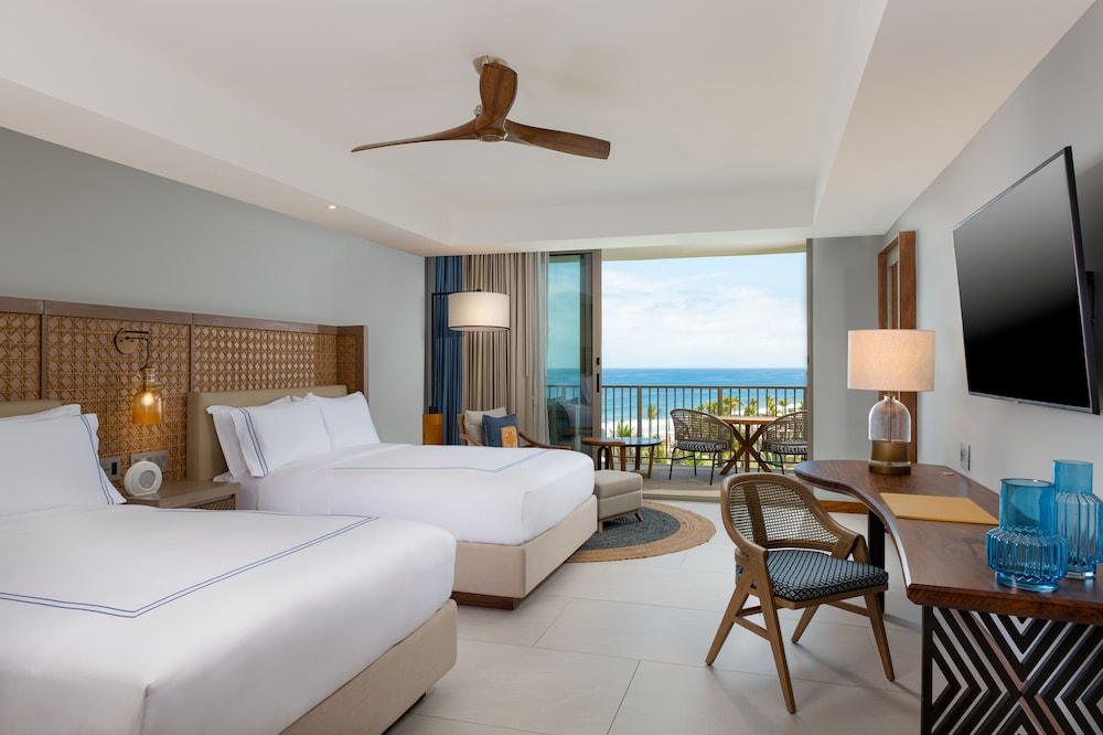 Room, 2 Queen Beds, Tropical View - Photo 4