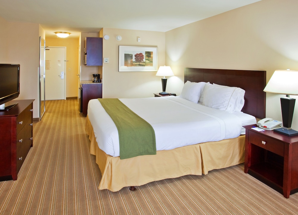 Suite, 1 King Bed, Accessible (Communications) - Photo 2