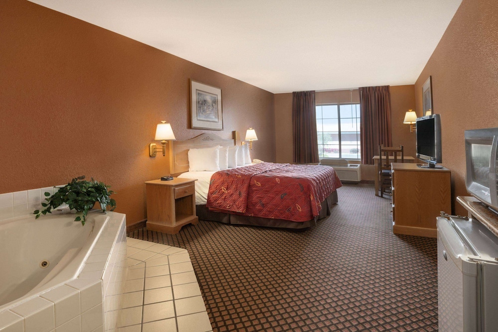 Room, 1 King Bed, Non Smoking - Photo 1