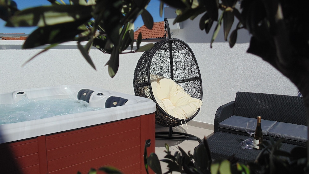 Premium Penthouse, Balcony (Jacuzzi)