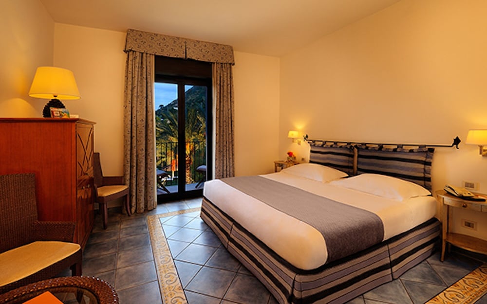 Deluxe Room - Photo 1