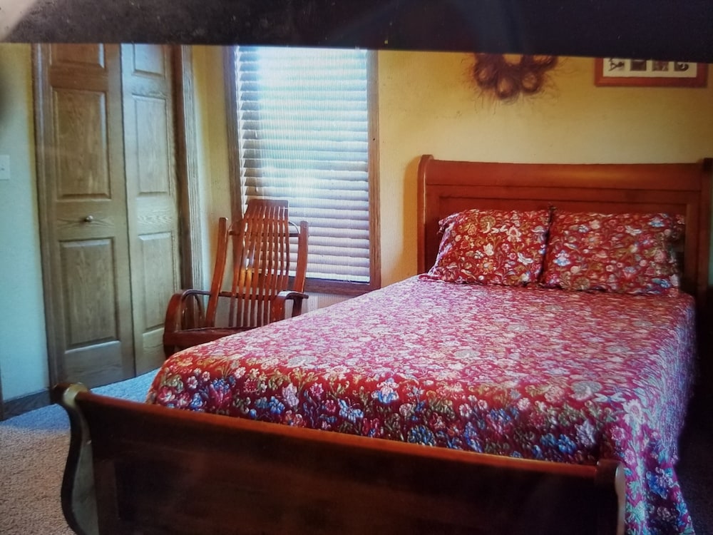 Cabin (New Blessings Homestead Cabin) photo 1