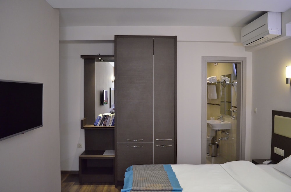 Deluxe Room, City View photo 3