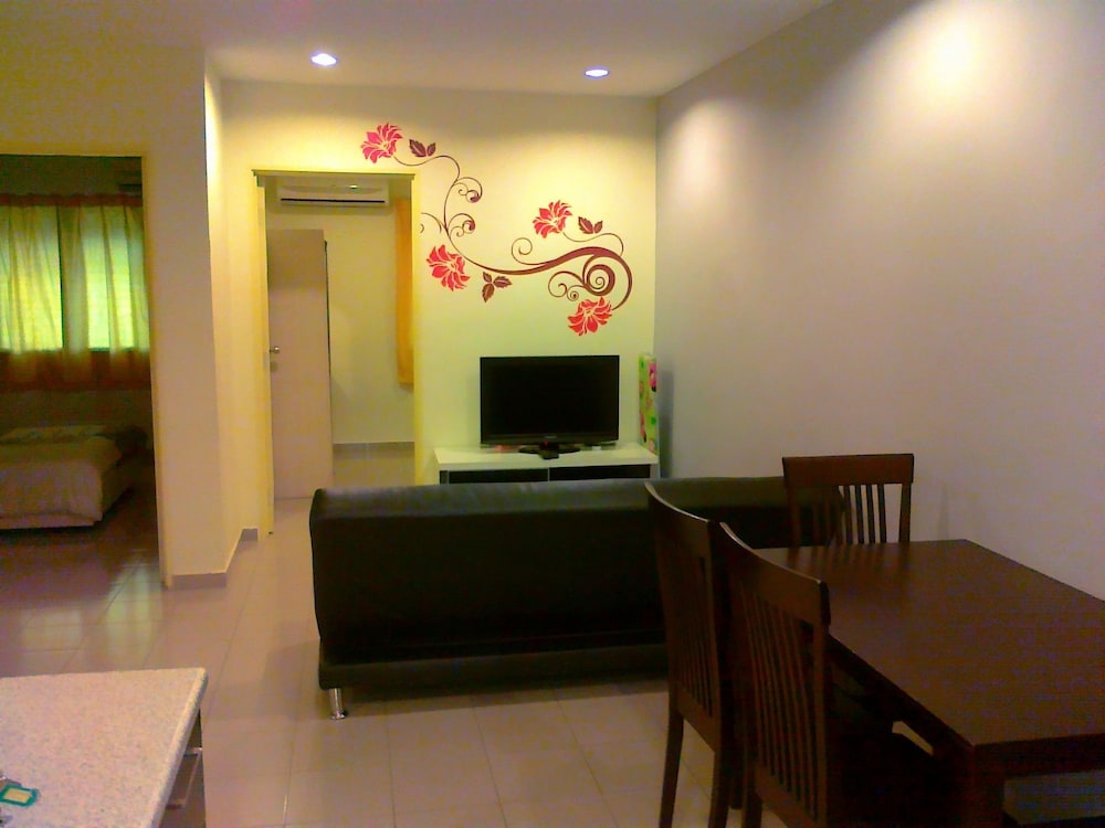 Family Apartment, 2 Bedrooms photo 3