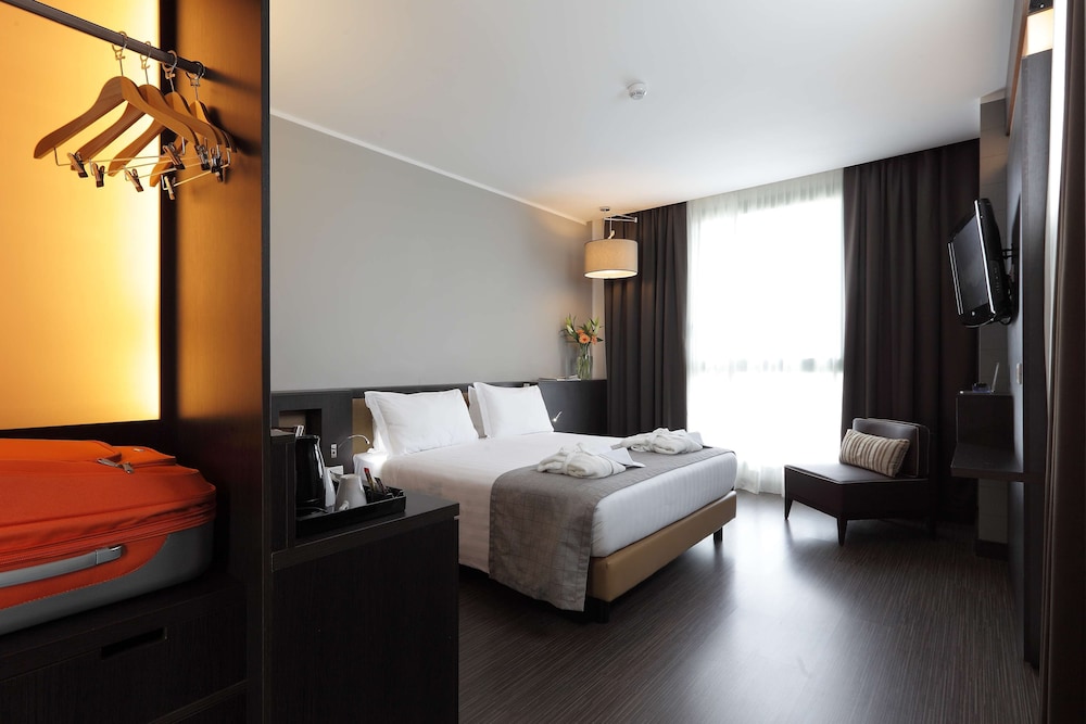 Standard Room, Multiple Beds, Non Smoking photo 1