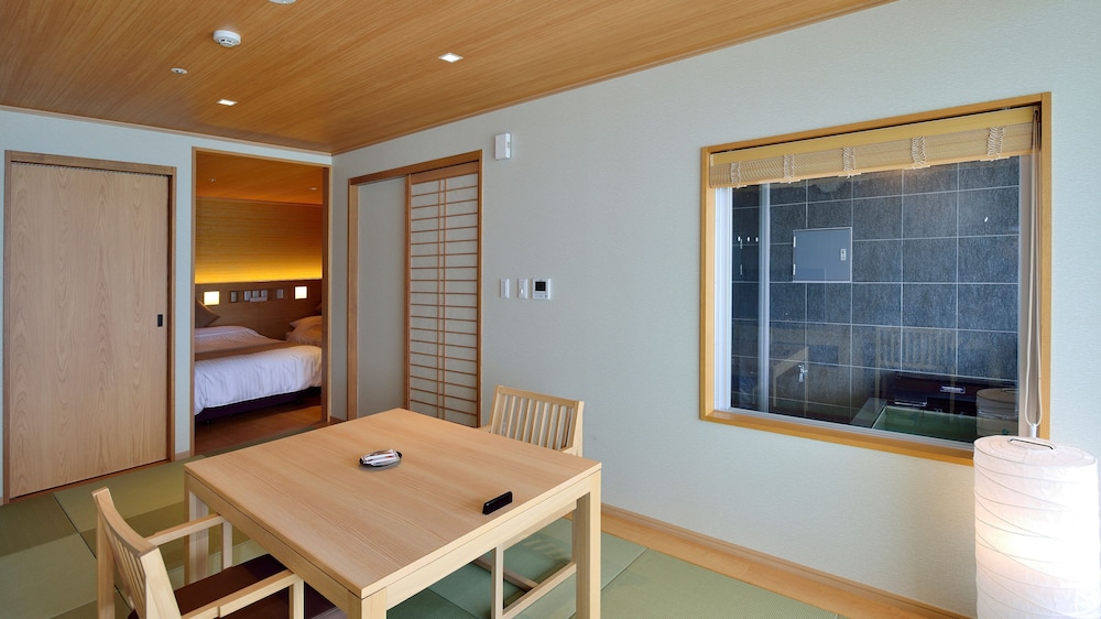 [Premium Floor] Semi-Western Room with Outdoor Bath, Non Smoking (41 sqm)