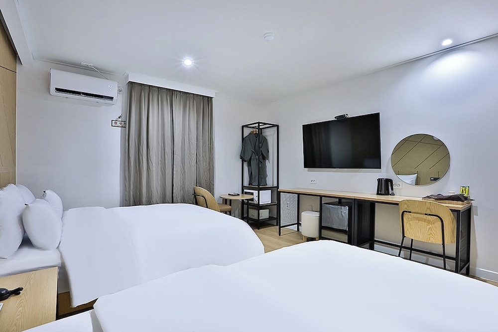 Deluxe Twin Room photo 3