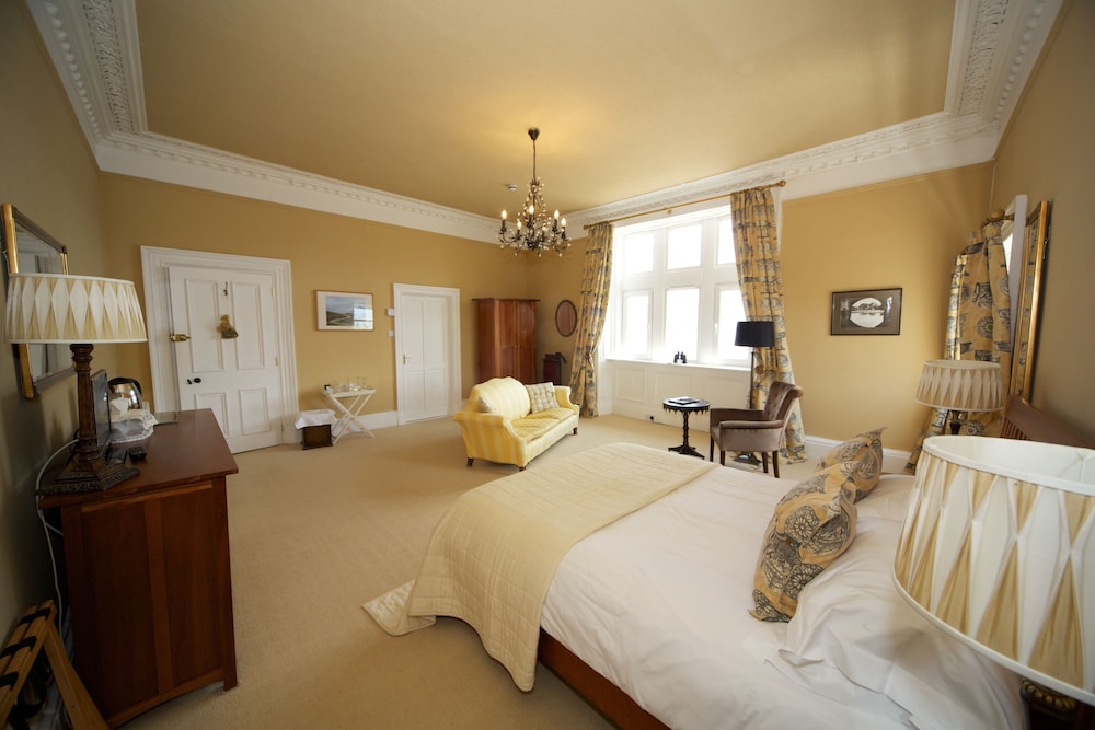 Suite, Lake View (Cairngorm Suite)