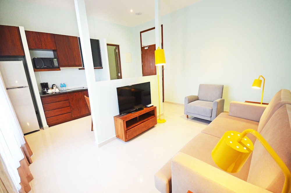 Deluxe Suite City View