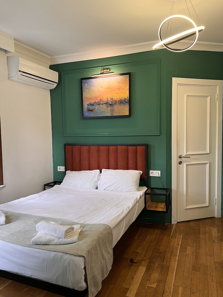 Economy Double Room photo 1