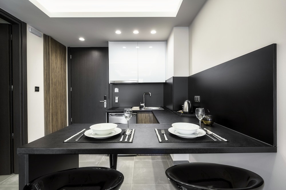 Deluxe Family Suite Open Plan - Photo 6