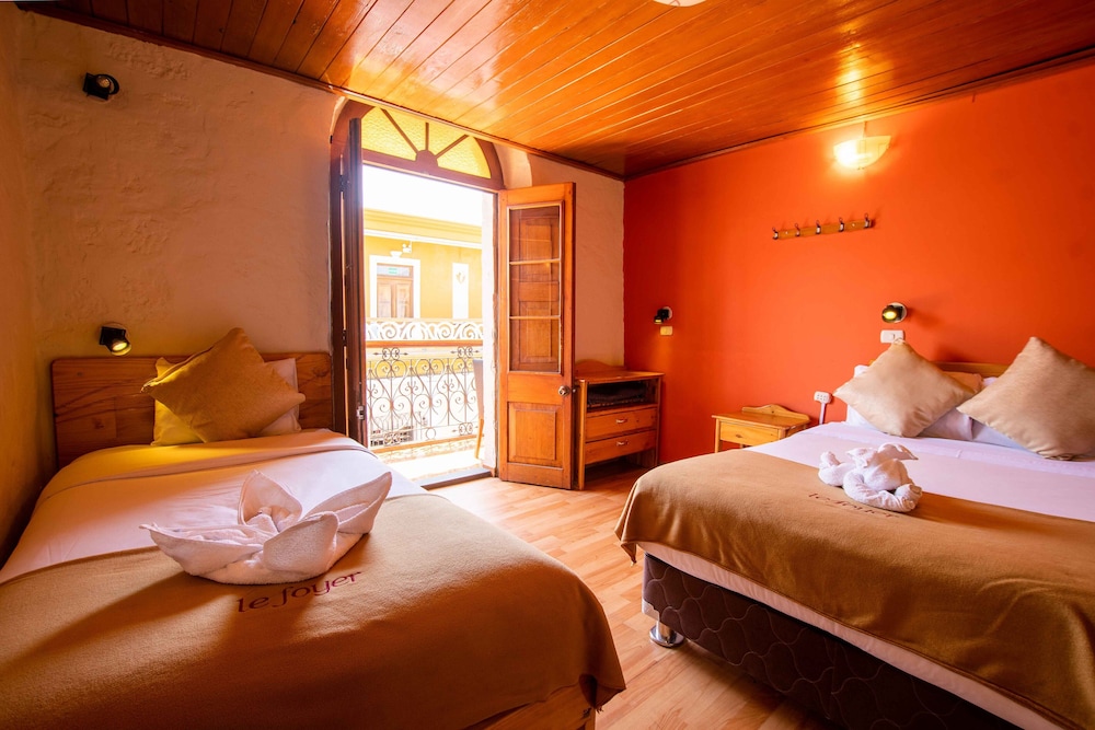Family Triple Room, Balcony, City View photo 3