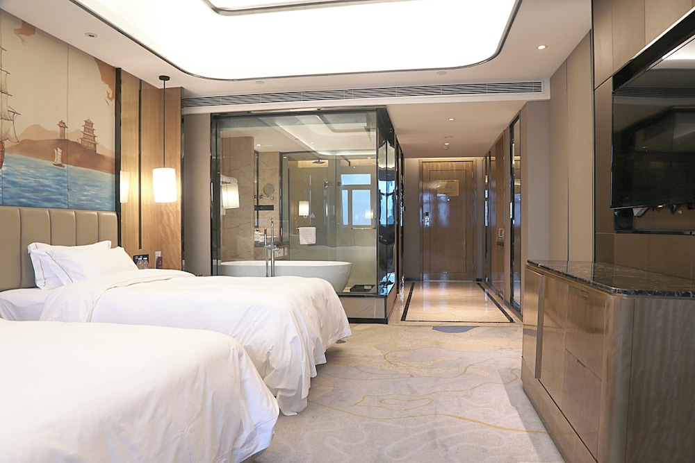 Deluxe Twin Room, City View photo 2