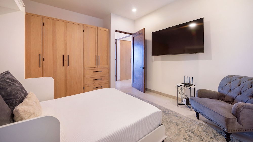 Premium Condo photo 2