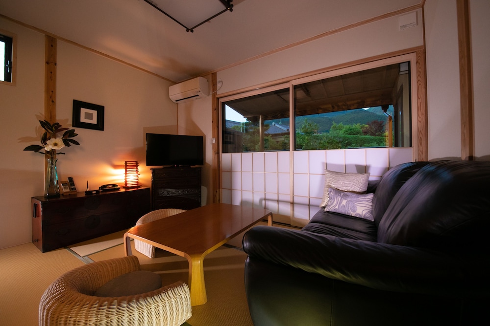 Japanese Style Standard Room with Private Bathroom and Open-air Bath, Mountain View photo 1