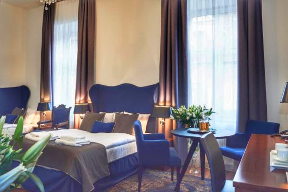 Standard Triple Room, Non Smoking, City View photo 3